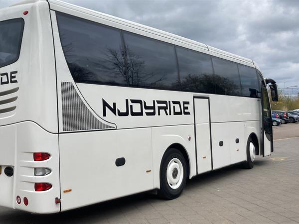 Touringcar 42 personen