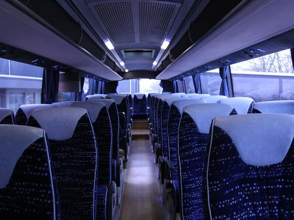 Touringcar 42 personen