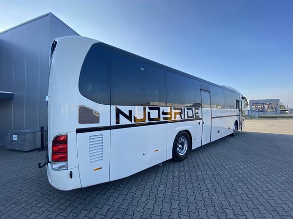 Touringcar 49 personen